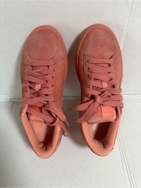 Puma Shoes Suede Classic Women size 7C Coral Pink Low Top Sneakers Casual Skate